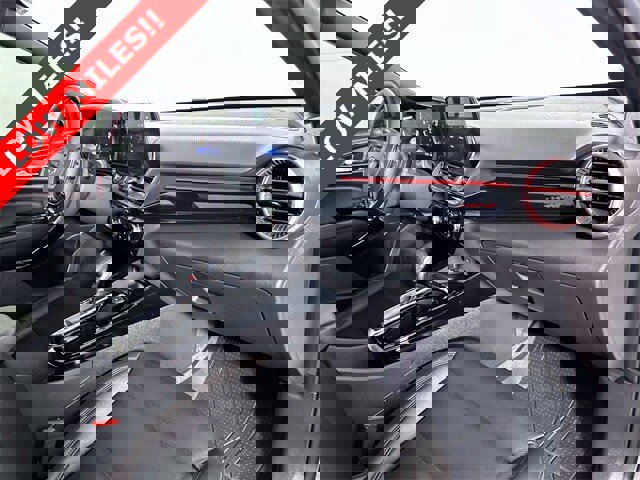 Used 2025 Chevrolet Trax RS w/ Sunroof Package image 30