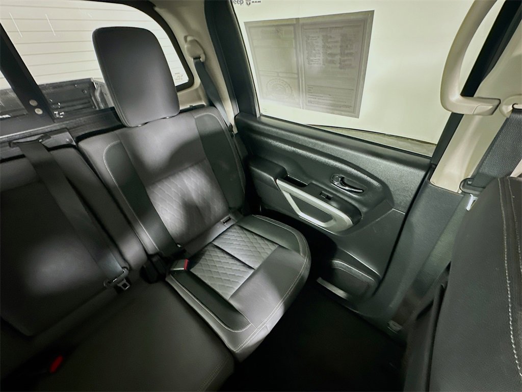 Used 2021 Nissan Titan SV w/ SV Convenience Package image 14