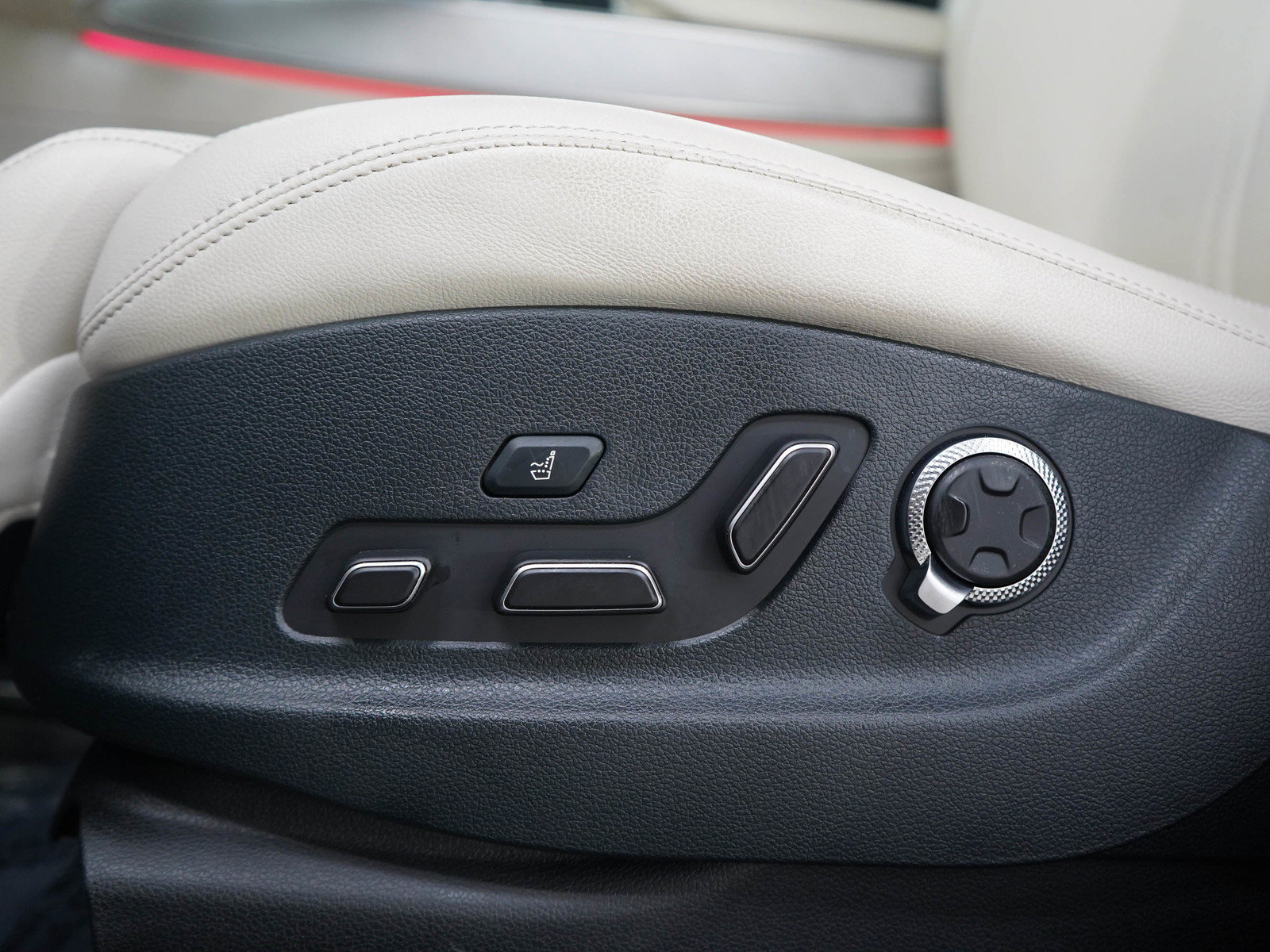 Used 2023 Genesis Electrified GV70 AWD/4WD image 22