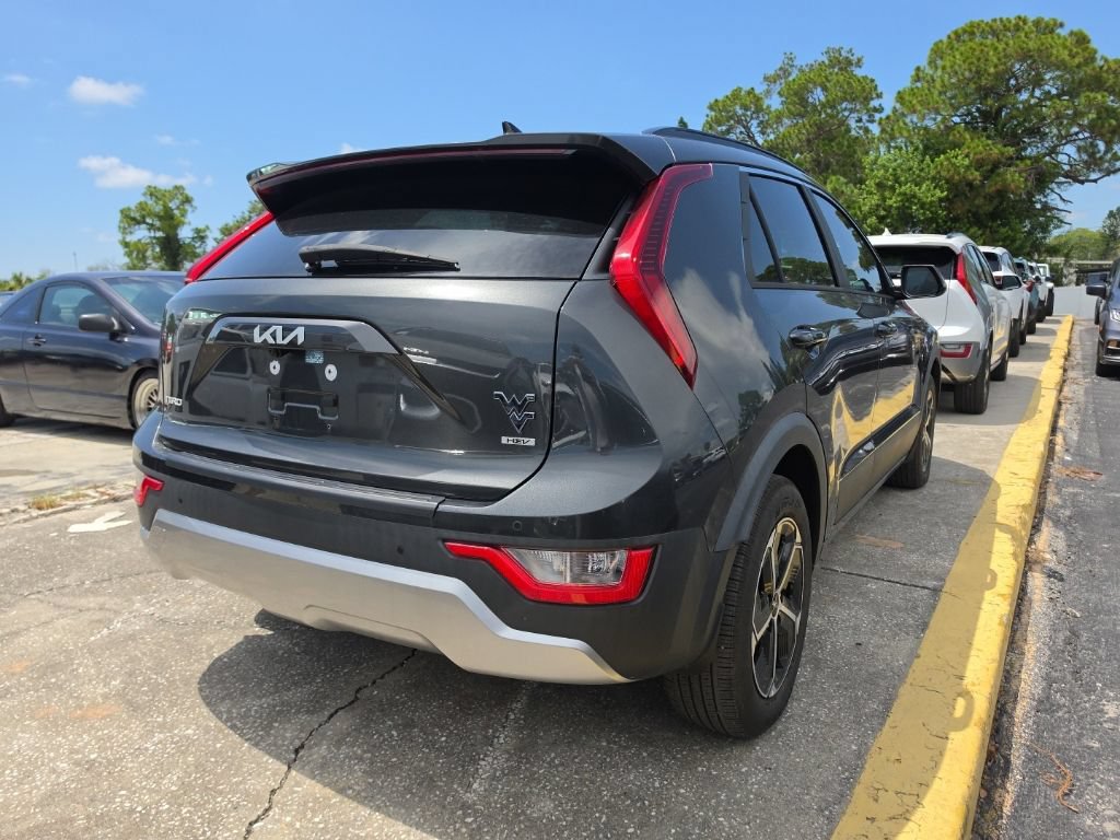 Certified 2024 Kia Niro EX FWD image 15
