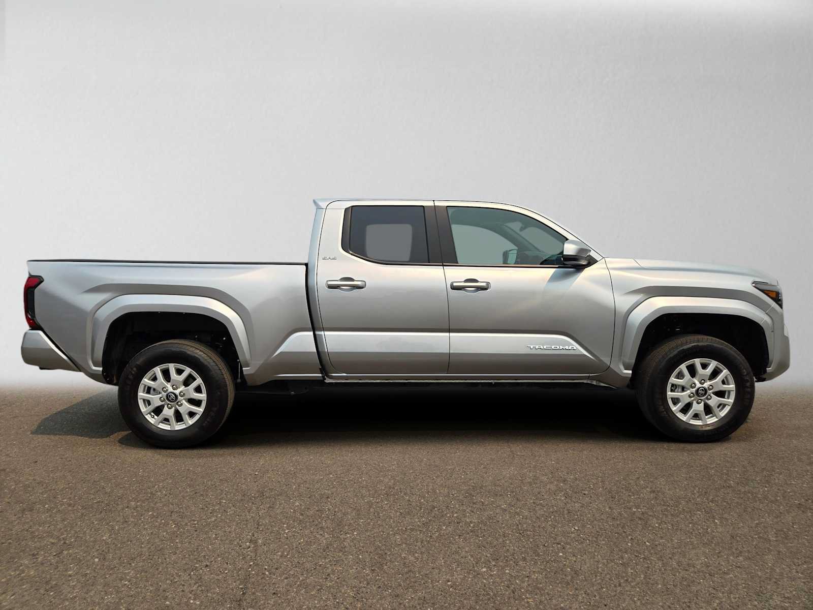 Certified 2026 Toyota Tacoma SR5 AWD/4WD image 2