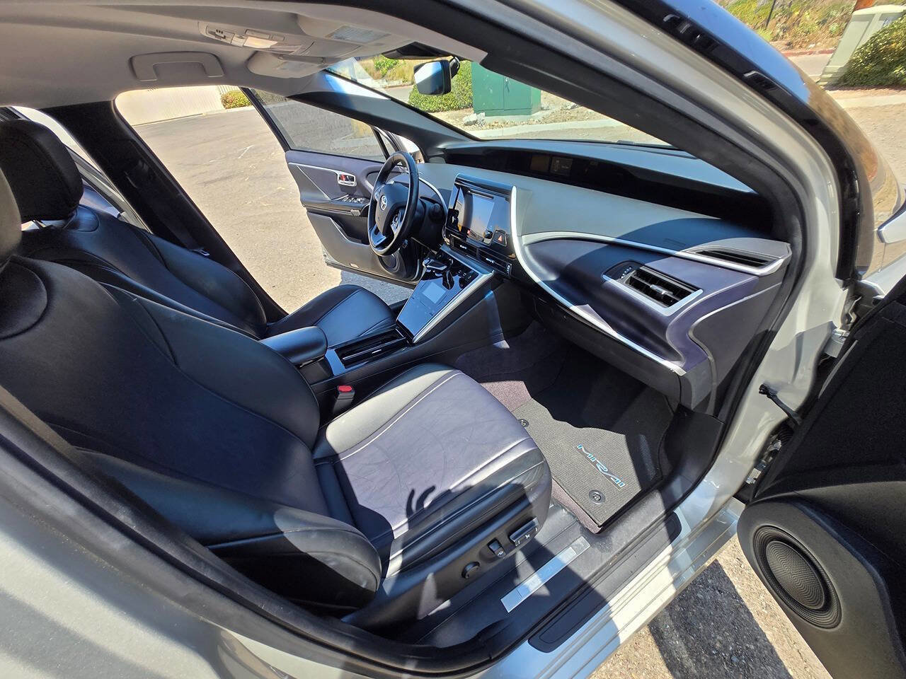 Used 2017 Toyota Mirai image 36