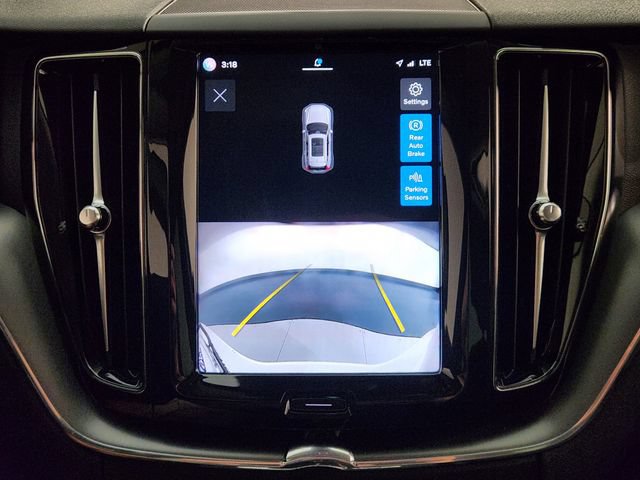 Certified 2025 Volvo XC60 B5 Core AWD/4WD image 18