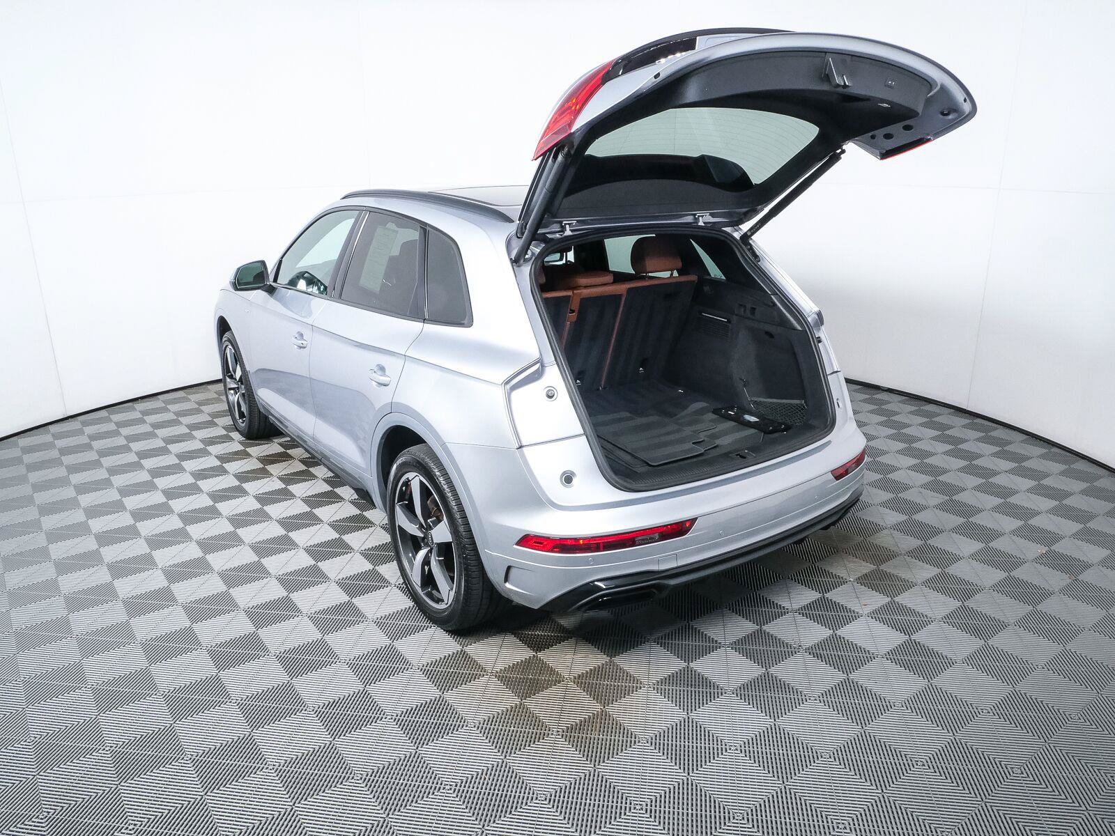 Used 2023 Audi Q5 2.0T Premium Plus w/ Premium Plus Package AWD/4WD image 29