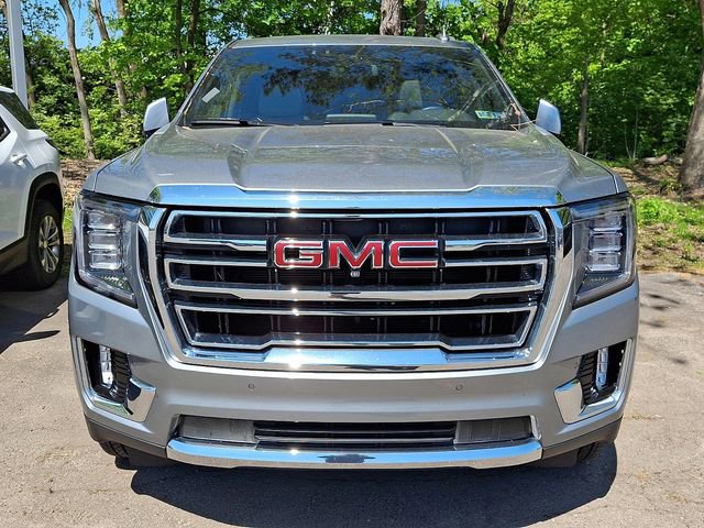 Used 2024 GMC Yukon XL SLT w/ SLT Premium Package AWD/4WD image 3