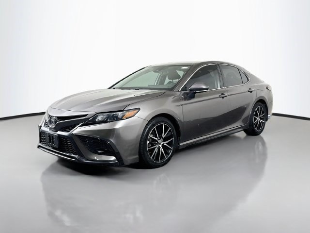 Used 2023 Toyota Camry SE w/ Convenience Package FWD image 4
