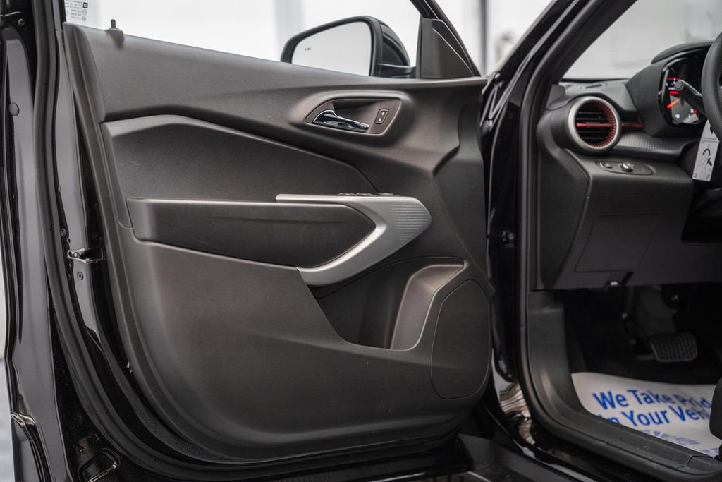 New 2026 Chevrolet Trax RS w/ Sunroof Package FWD image 36