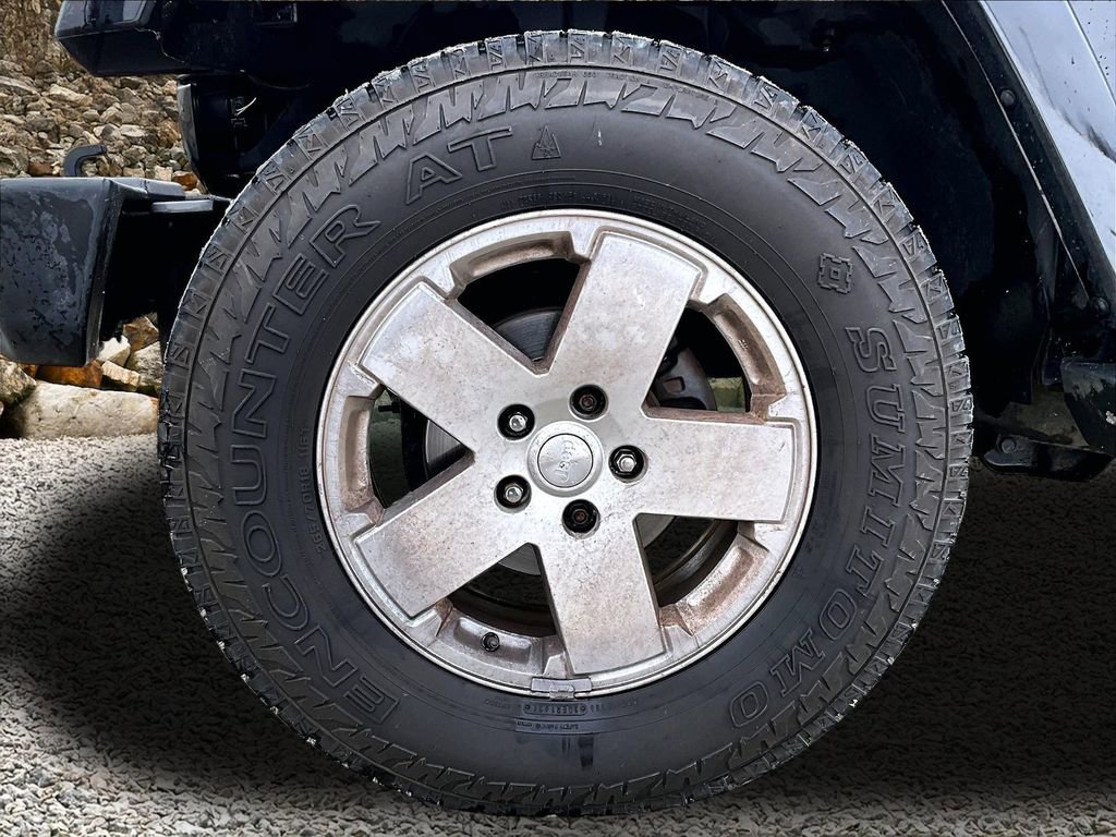 Used 2012 Jeep Wrangler Unlimited Sahara w/ Dual Top Group image 9