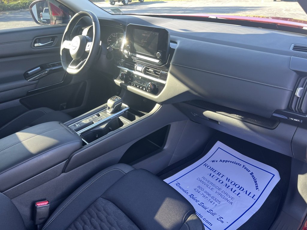 Used 2022 Nissan Pathfinder SV w/ SV Black Package image 10