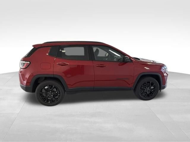New 2026 Jeep Compass Latitude AWD/4WD image 5