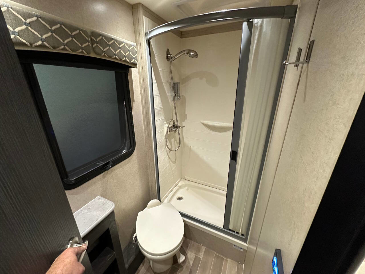 Used 2017 Mercedes-Benz Sprinter 3500 image 31
