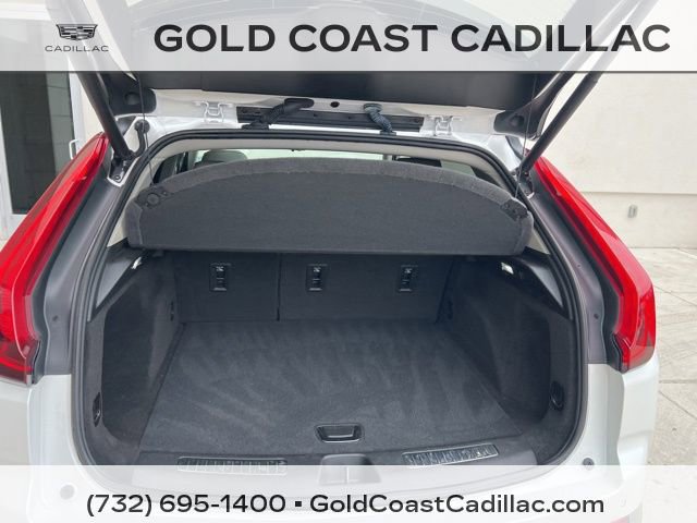 Used 2022 Cadillac XT4 Premium Luxury w/ Enhanced Visibility Package image 10