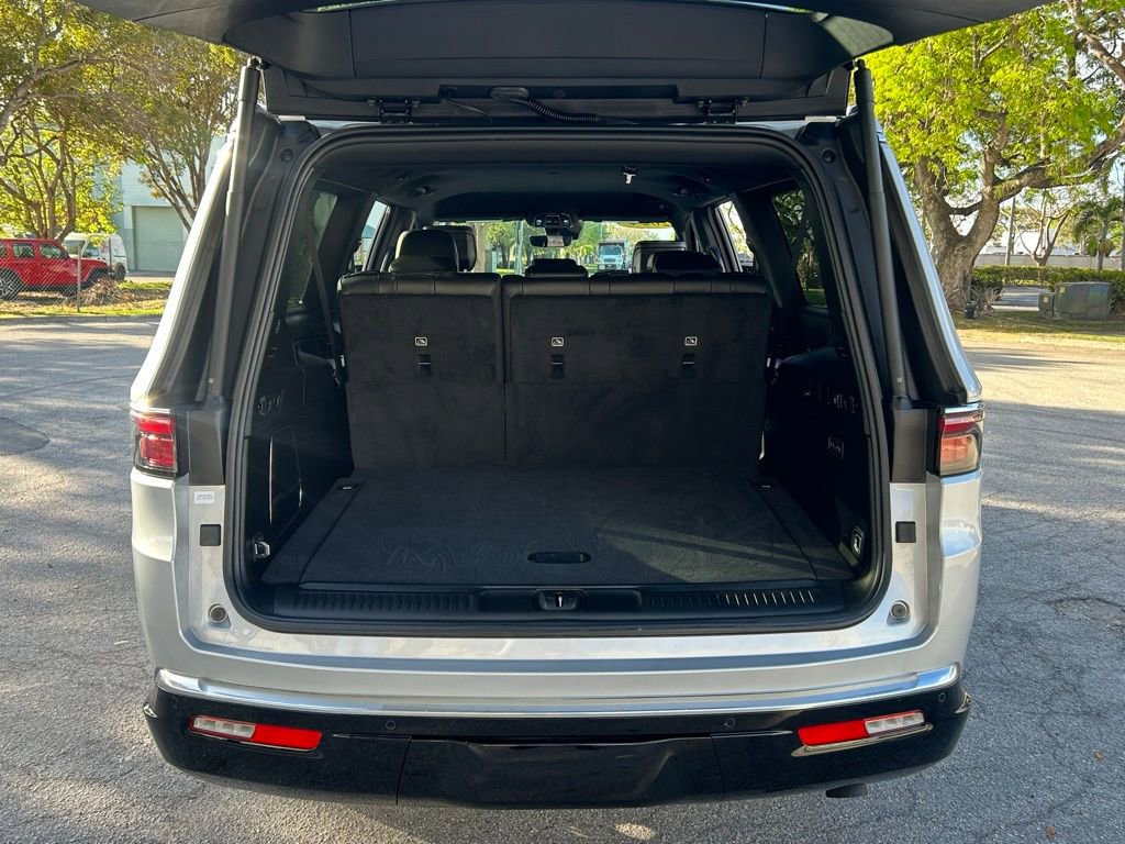 Certified 2024 Jeep Wagoneer L Base image 43