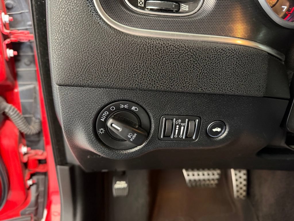 Used 2018 Dodge Charger SXT Plus w/ Beats Audio Group RWD image 17
