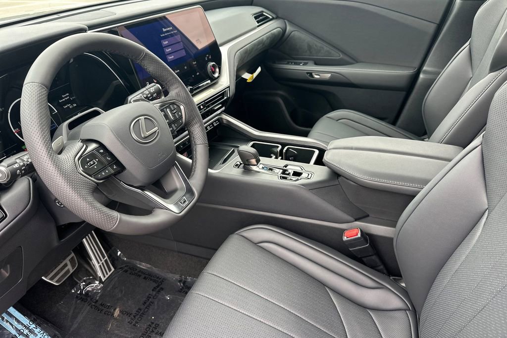 New 2026 Lexus TX 500h AWD image 10