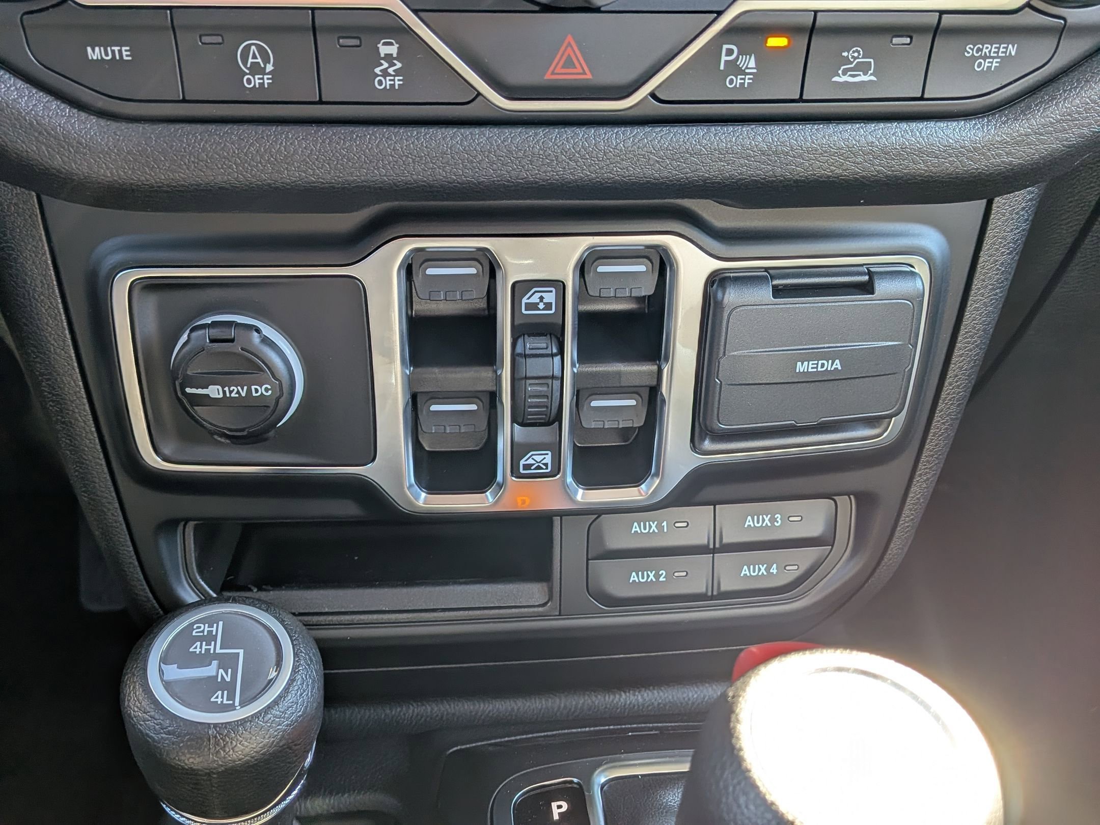 New 2025 Jeep Gladiator Sport image 20