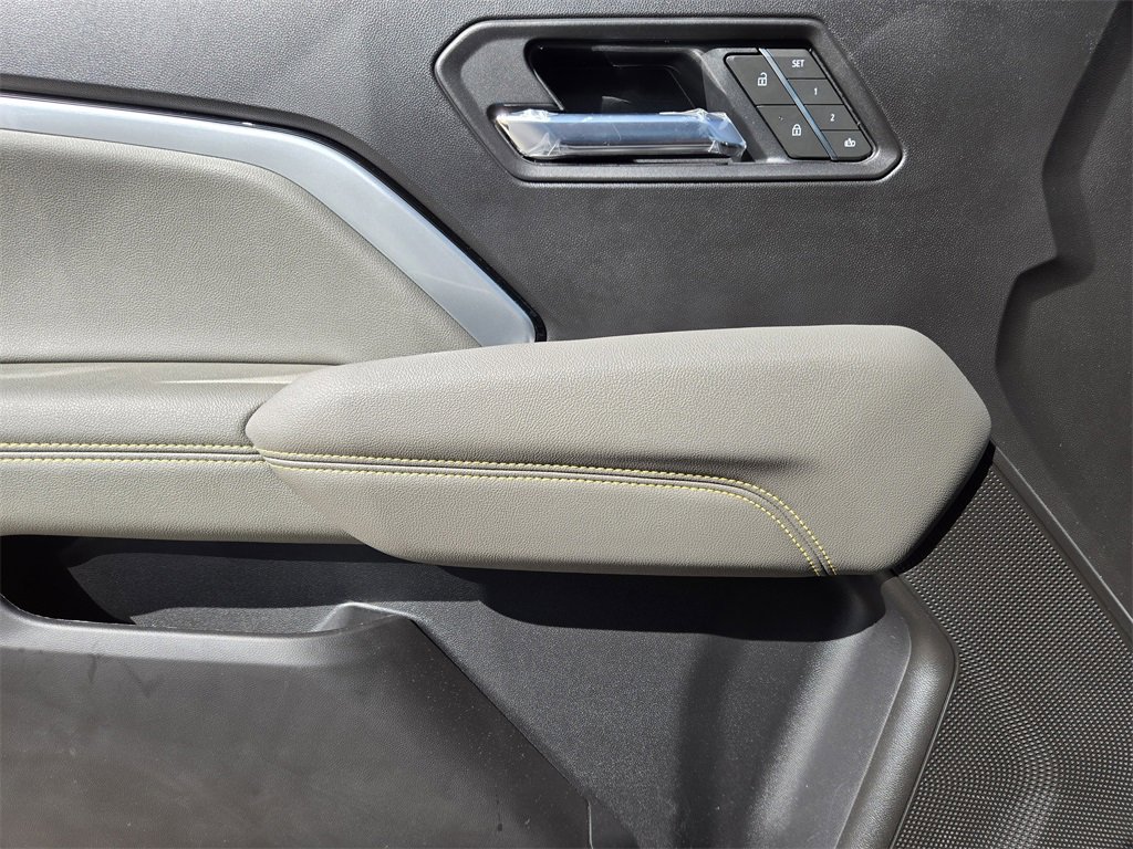 Used 2026 Chevrolet Colorado ZR2 w/ Technology Package image 24