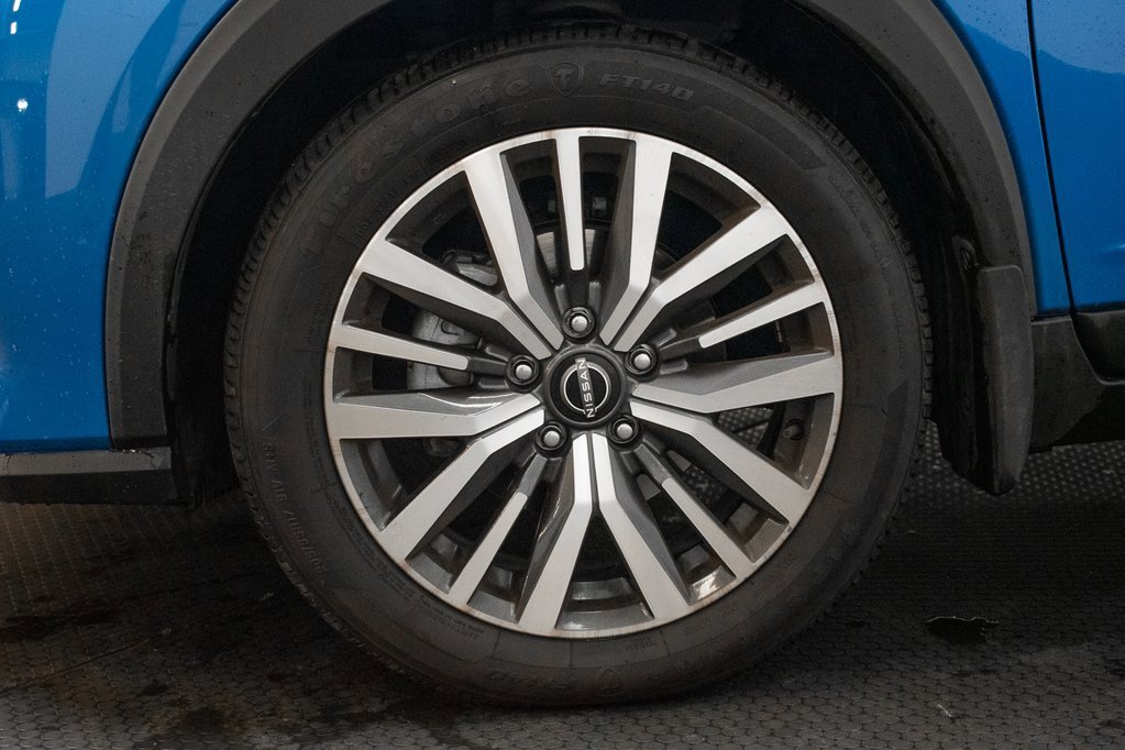 Used 2023 Nissan Kicks SV image 9