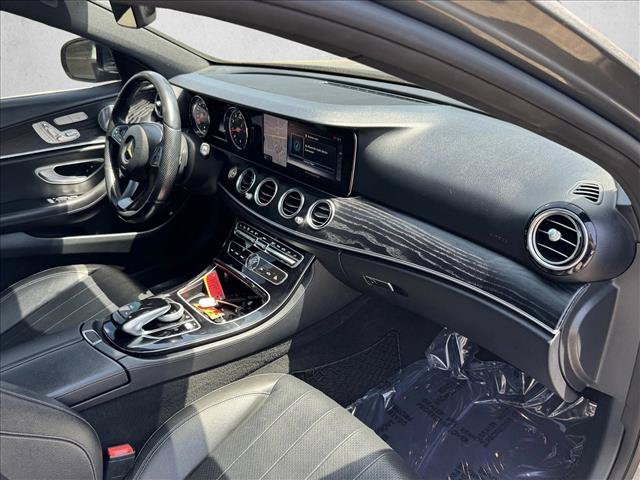 Used 2017 Mercedes-Benz E 300 image 19