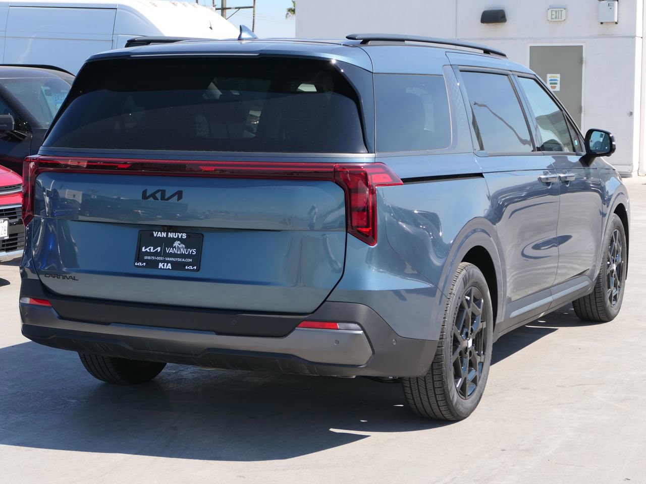 New 2026 Kia Carnival SX w/ SX Dark Edition Package image 3