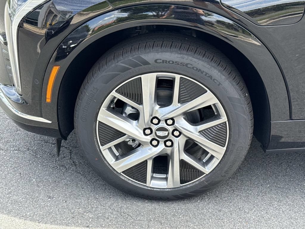 New 2026 Cadillac Optiq Luxury 1 RWD image 7