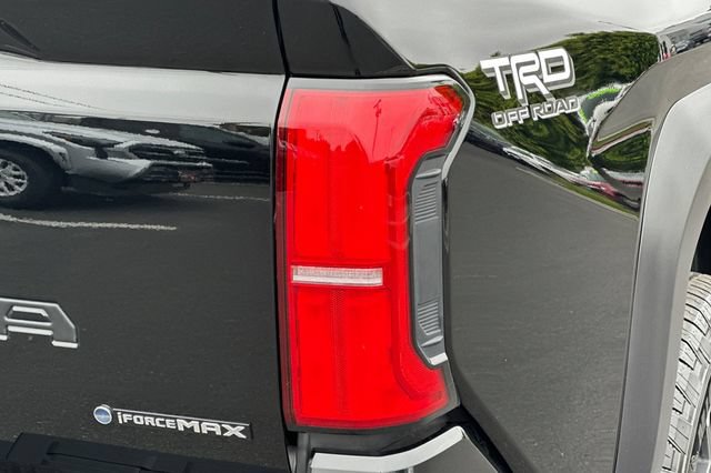 Certified 2025 Toyota Tacoma TRD Off-Road AWD/4WD image 31