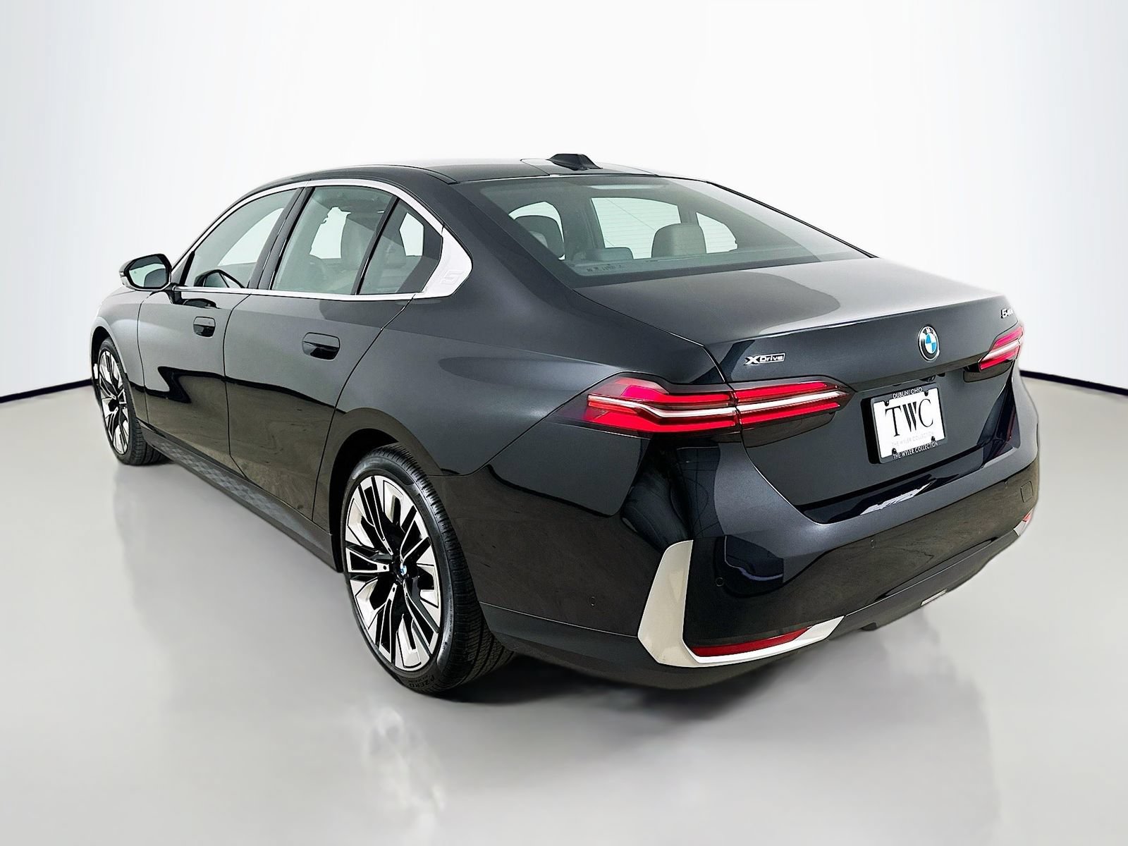 Used 2026 BMW 540i xDrive AWD/4WD image 7