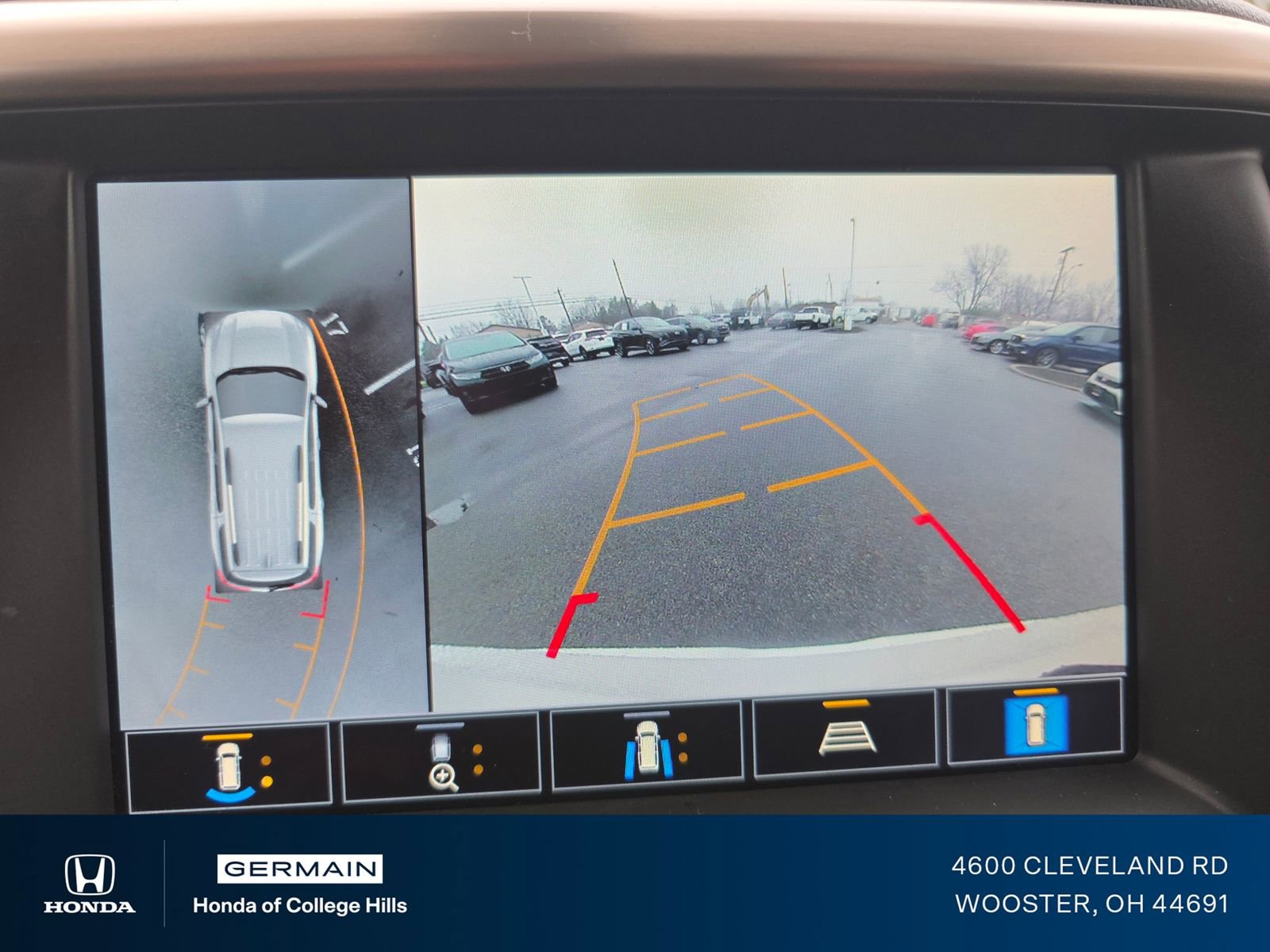 Used 2023 GMC Acadia Denali w/ Denali Technology Package image 5