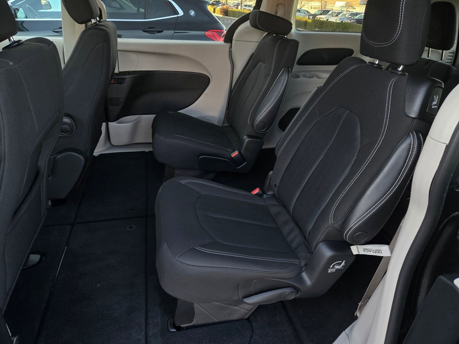 Used 2023 Chrysler Voyager LX image 11