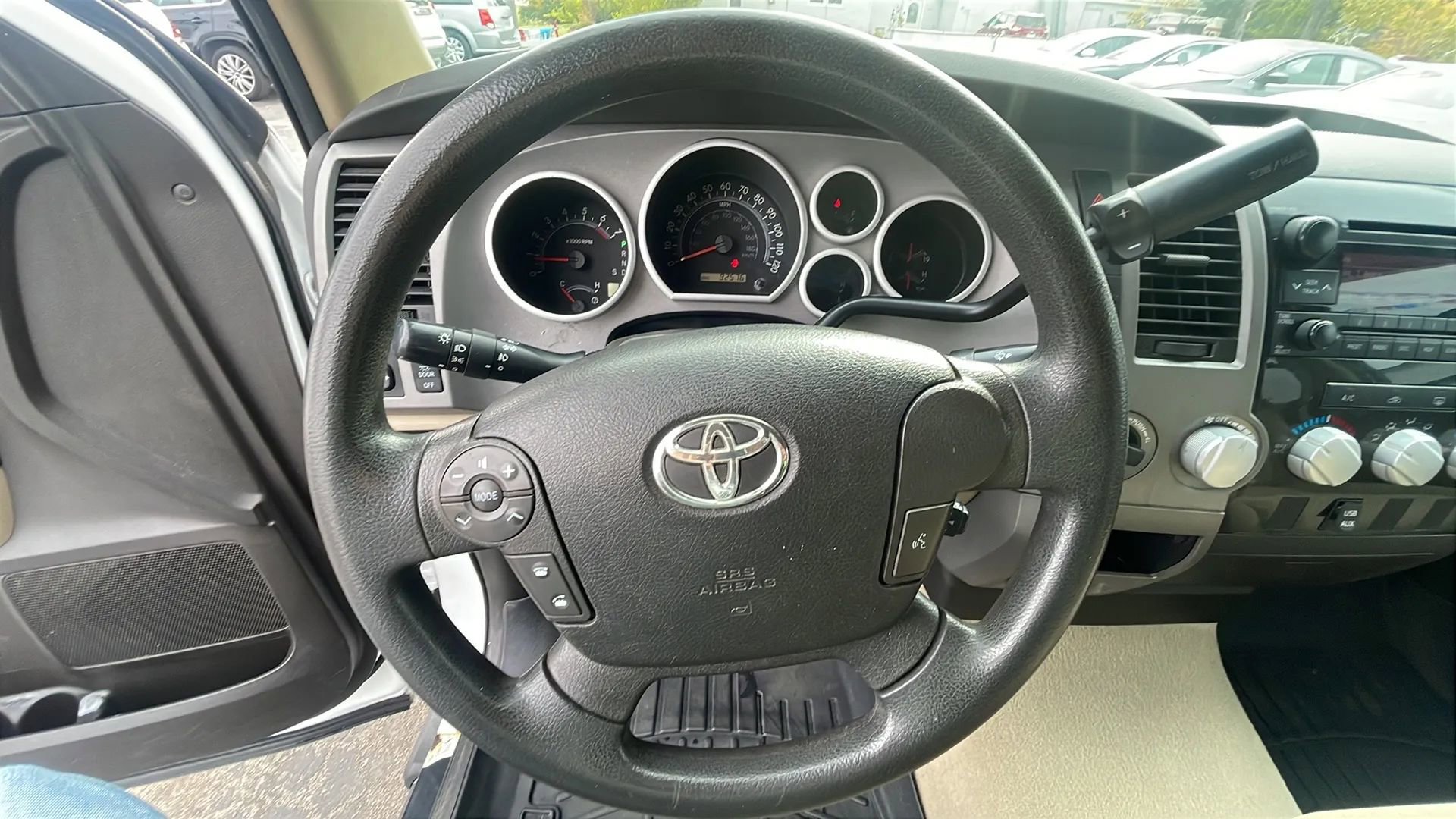 Used 2011 Toyota Tundra 4x4 CrewMax image 17