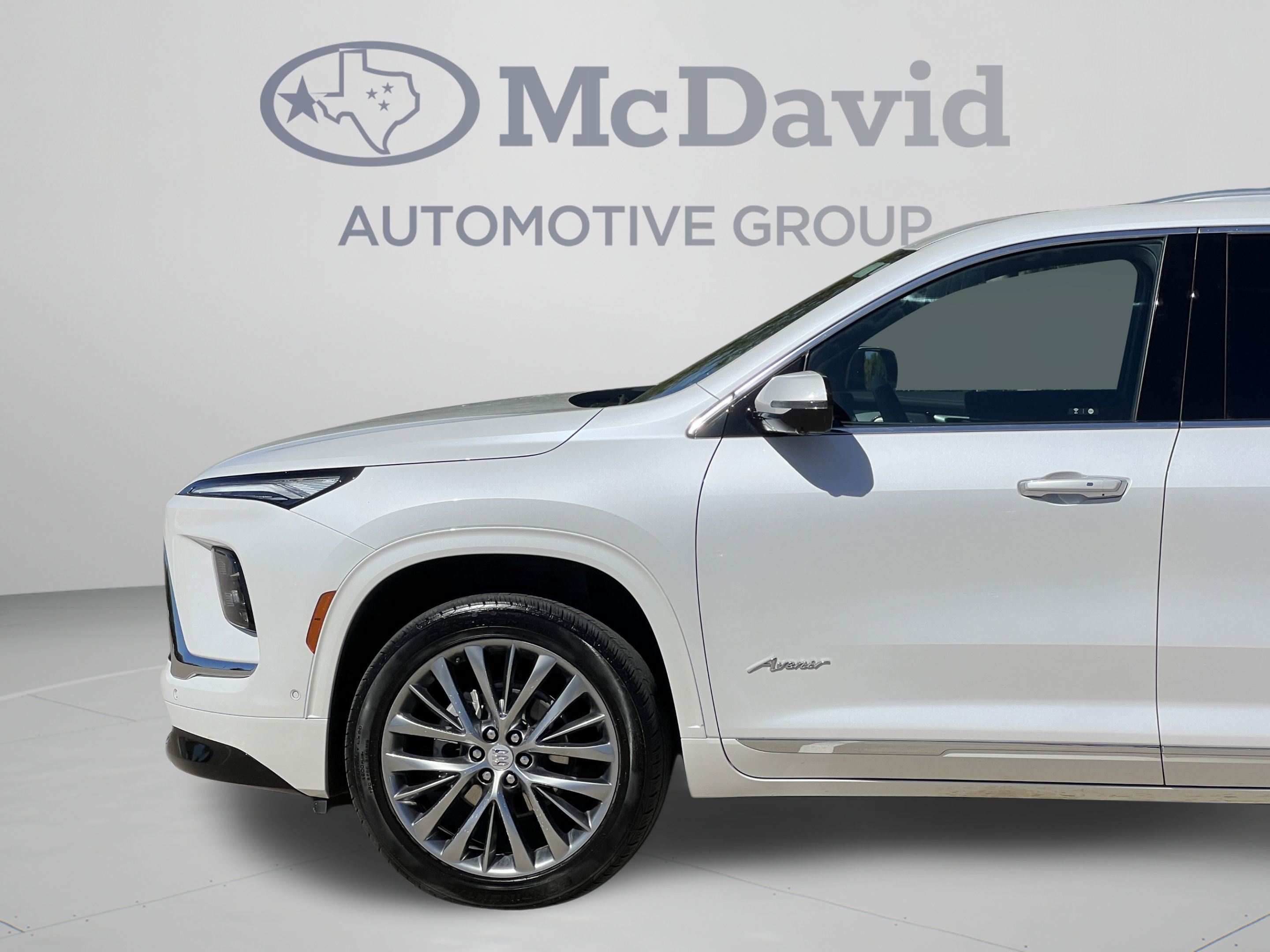 Used 2025 Buick Enclave Avenir w/ Super Cruise Package AWD/4WD image 32
