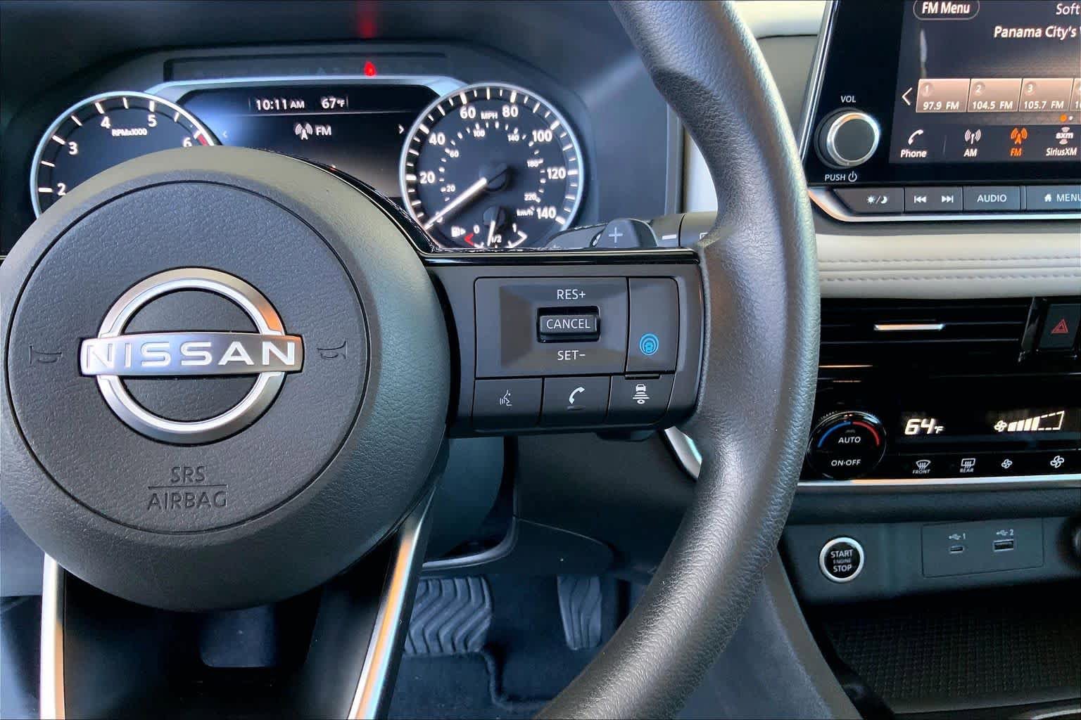 Used 2022 Nissan Rogue SV FWD image 25