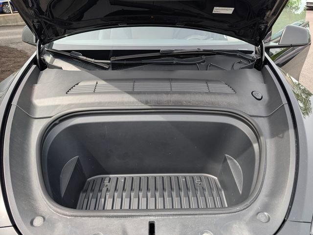Used 2023 Tesla Model Y Long Range AWD/4WD image 10