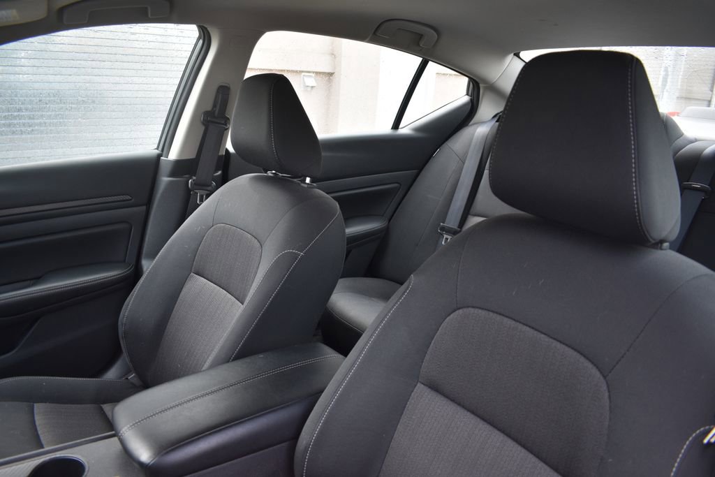 Used 2025 Nissan Altima 2.5 SV image 9