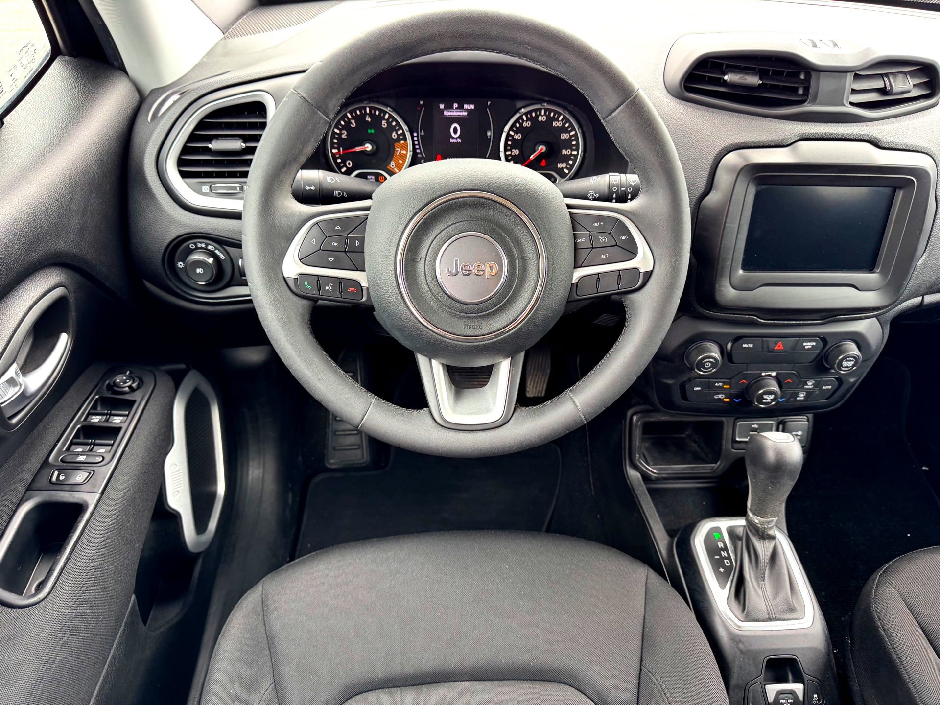 Used 2020 Jeep Renegade Latitude FWD image 19