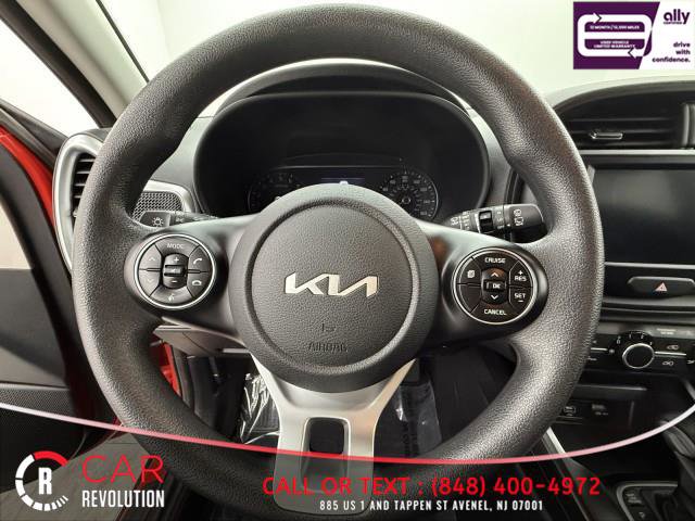 Used 2022 Kia Soul LX image 18