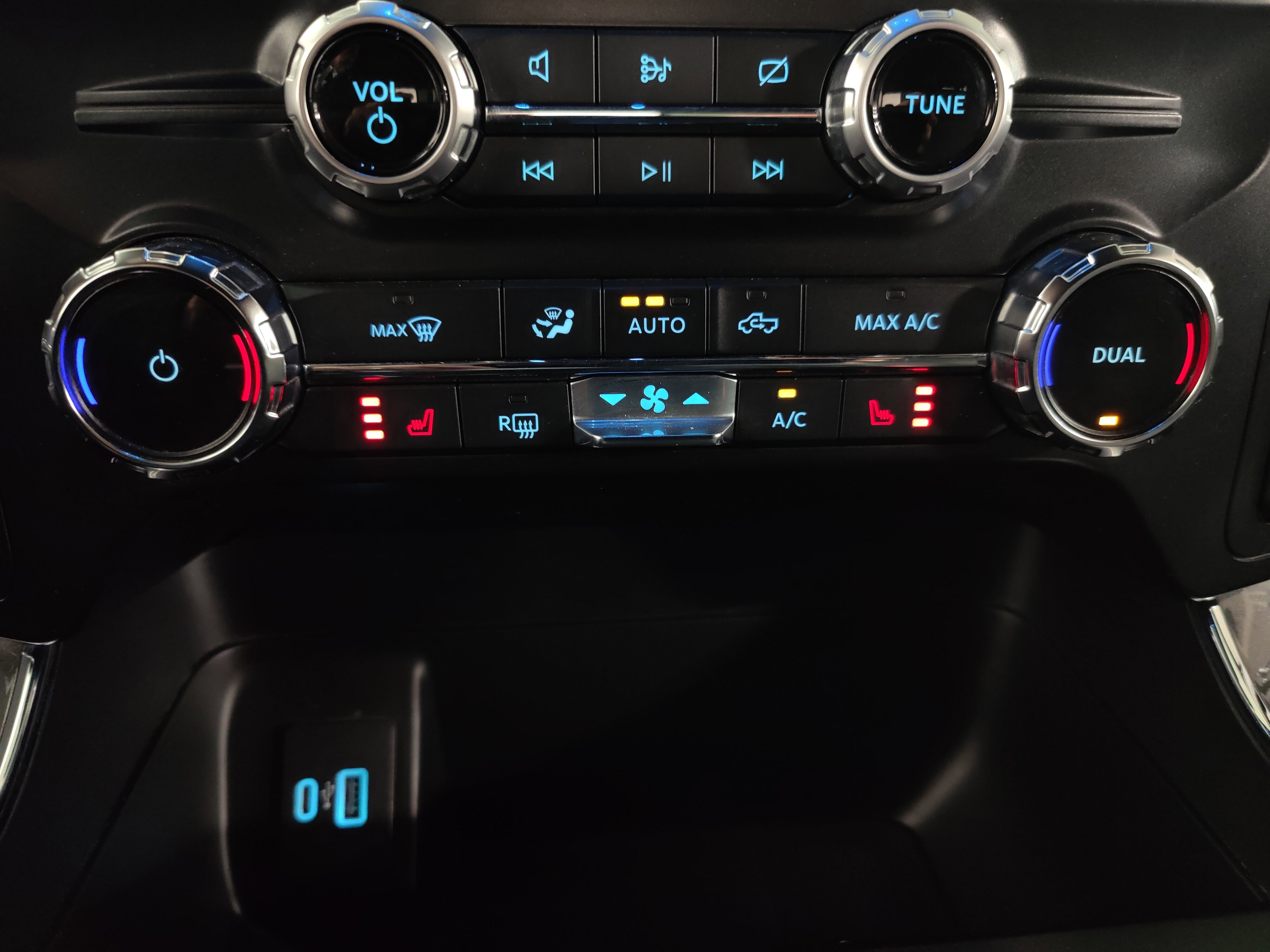 Used 2022 Ford F150 XLT w/ Equipment Group 302A High AWD/4WD image 19
