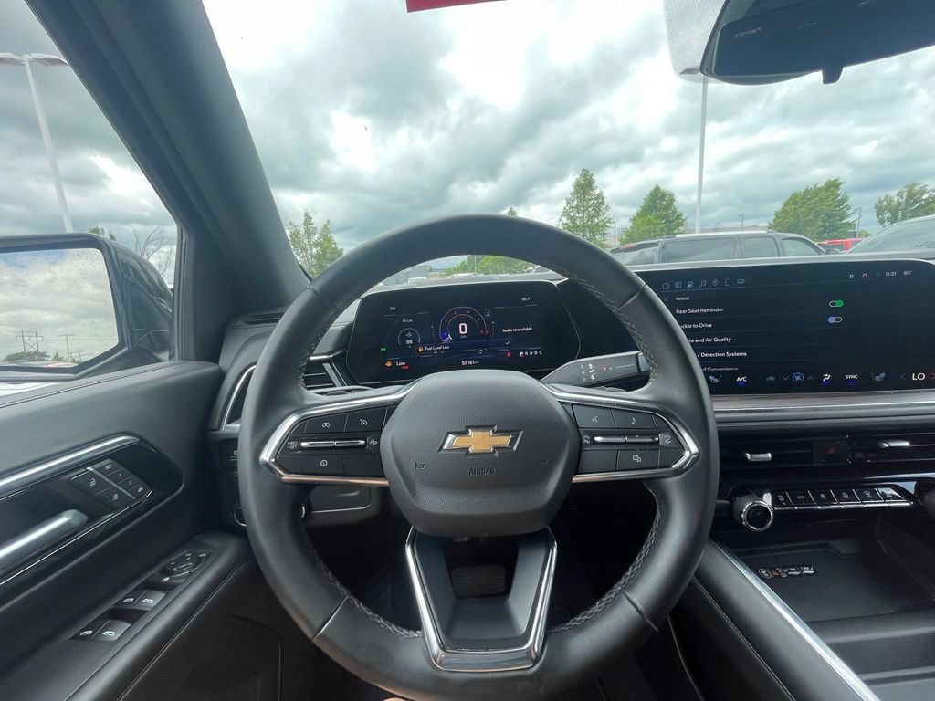 Used 2025 Chevrolet Tahoe LT RWD image 13