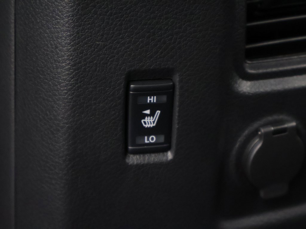 Used 2021 Nissan Titan PRO-4X w/ Pro-4x Convenience Package image 40