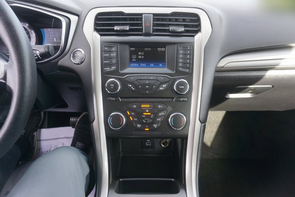 Used 2018 Ford Fusion S image 8