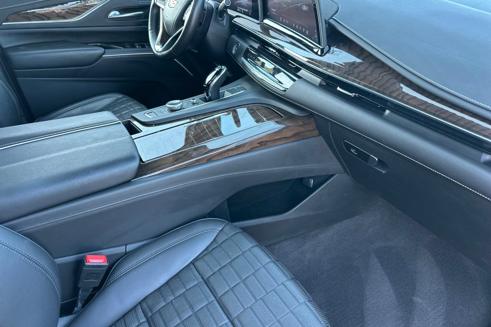 Used 2024 Cadillac Escalade Premium Luxury Platinum AWD/4WD image 20