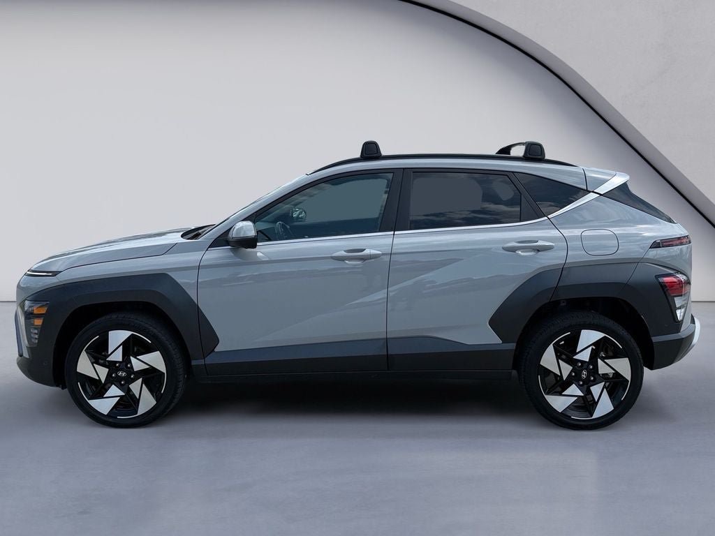 Used 2024 Hyundai Kona Limited AWD/4WD image 2