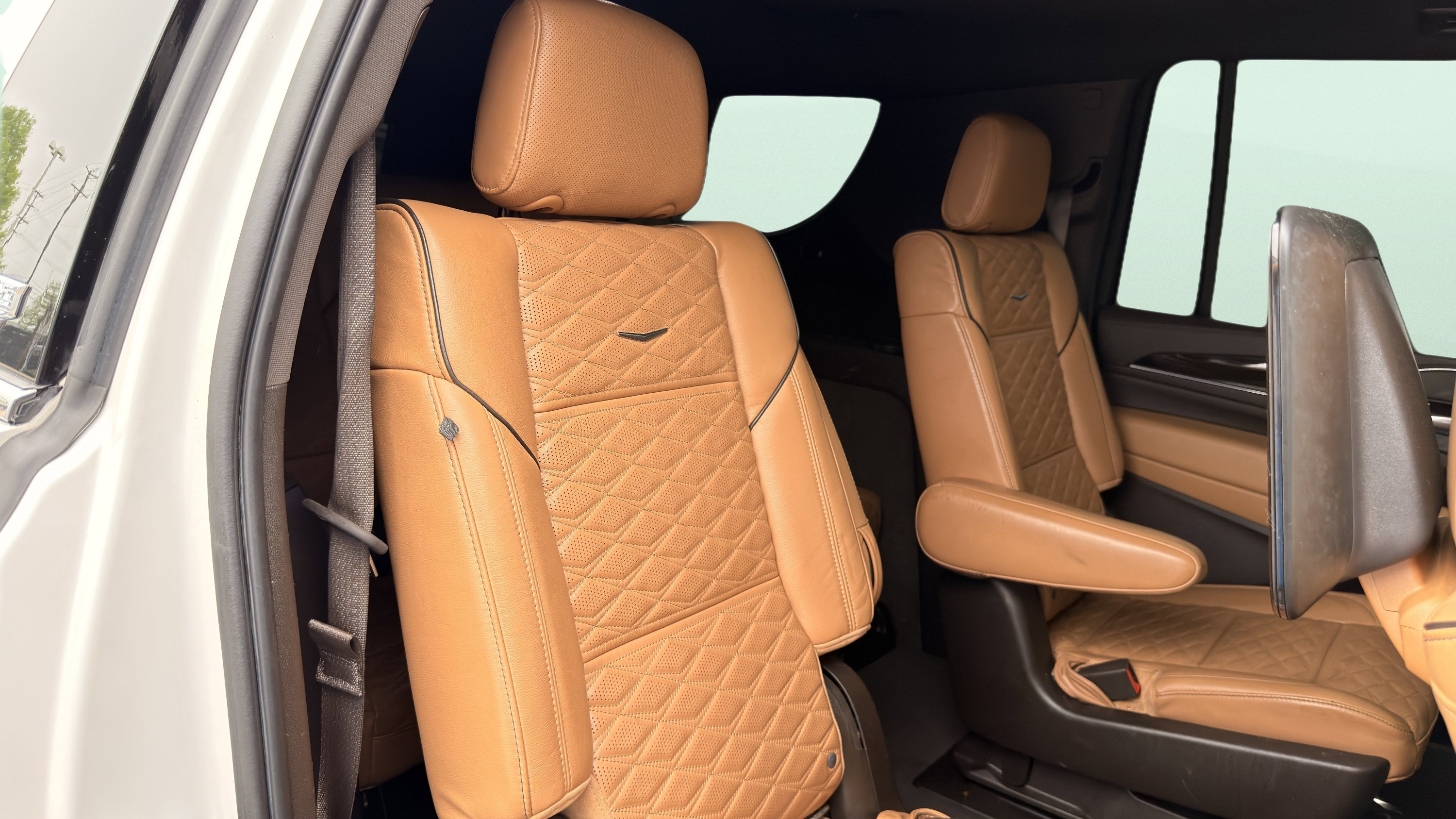 Used 2021 Cadillac Escalade ESV Premium Luxury AWD/4WD image 44
