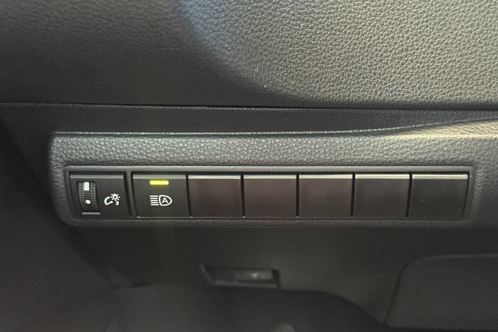 Certified 2024 Toyota Corolla LE FWD image 29