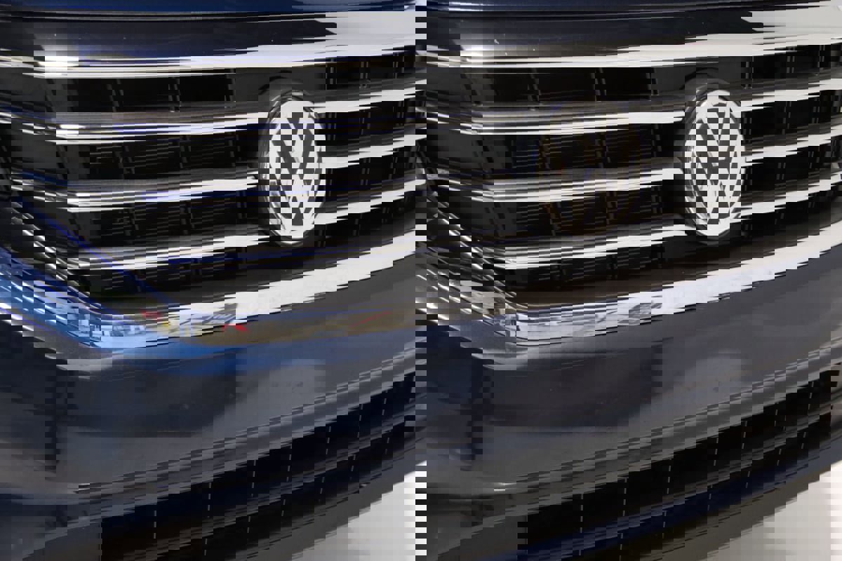 Used 2021 Volkswagen Passat 2.0T SE image 18