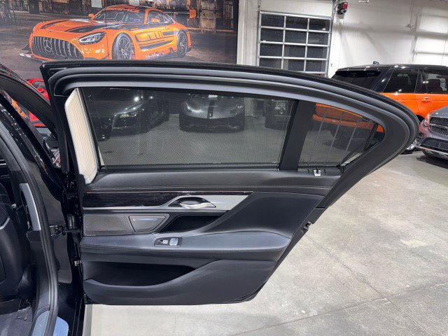 Used 2016 BMW 750i RWD image 60