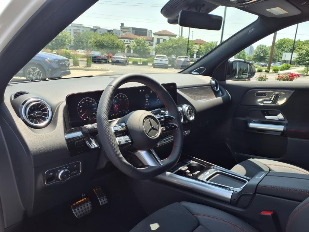 Certified 2025 Mercedes-Benz GLA 250 4MATIC image 15