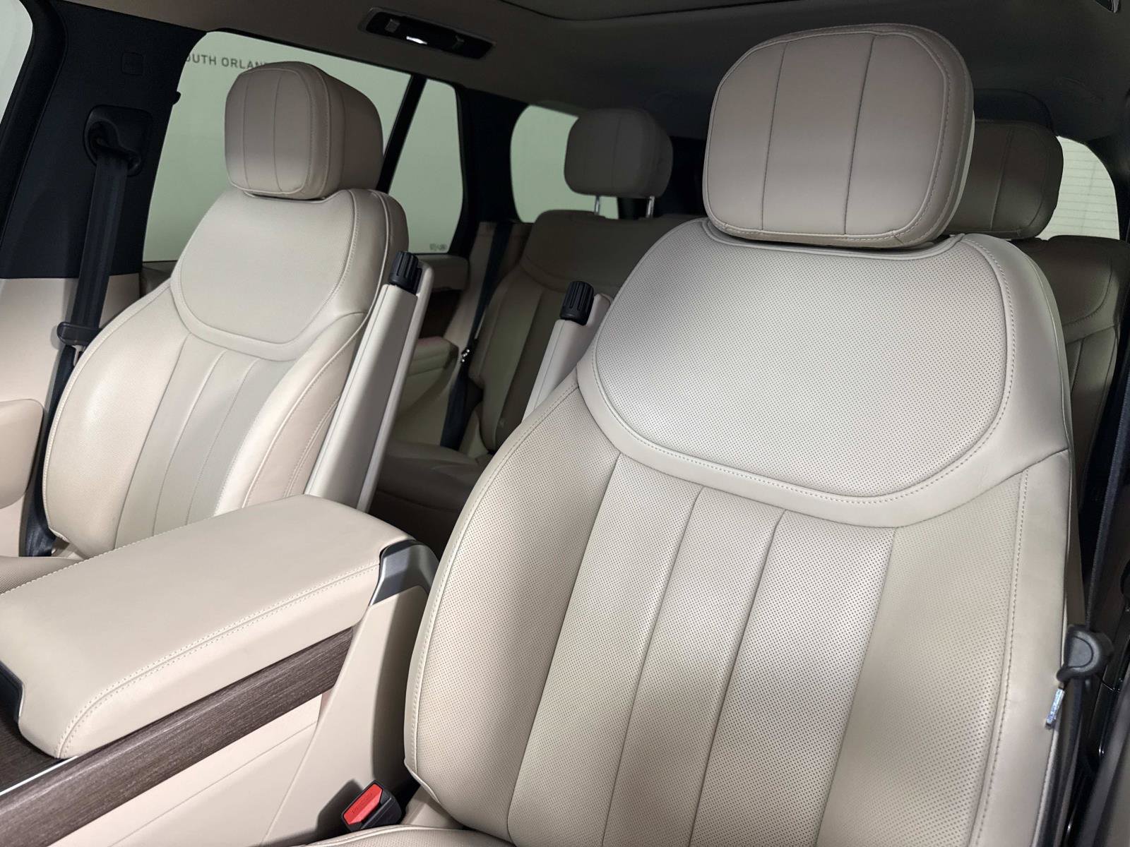 Used 2024 Land Rover Range Rover SE AWD/4WD image 19