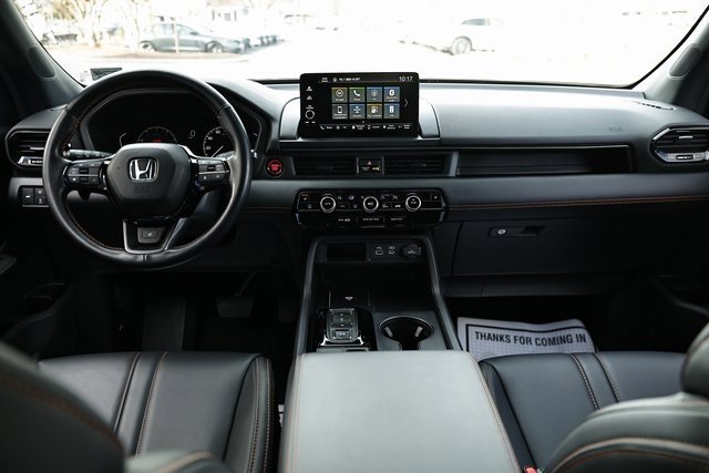 Used 2025 Honda Pilot TrailSport image 28