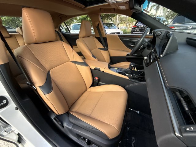 Certified 2024 Lexus ES 350 w/ Premium Package FWD image 26